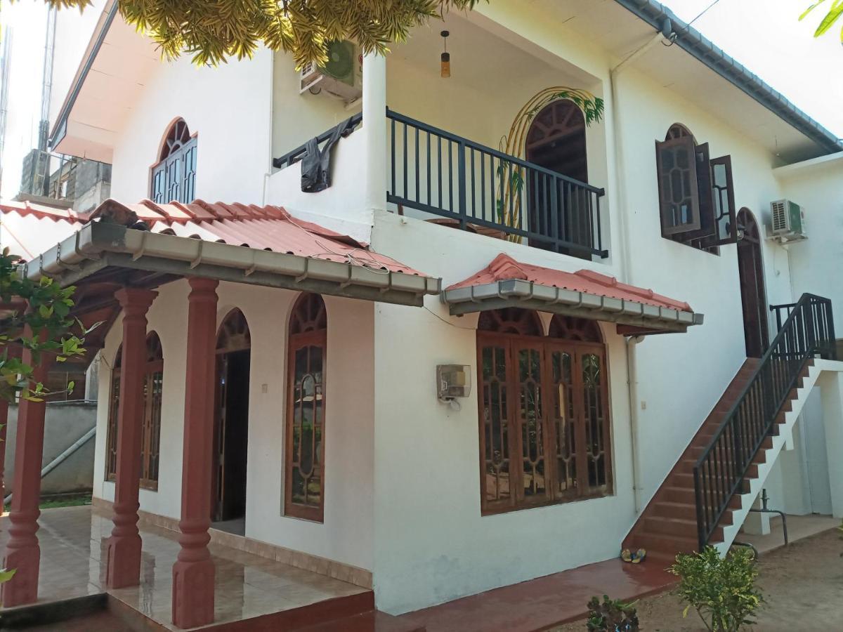 Tharul Home ベントータ エクステリア 写真